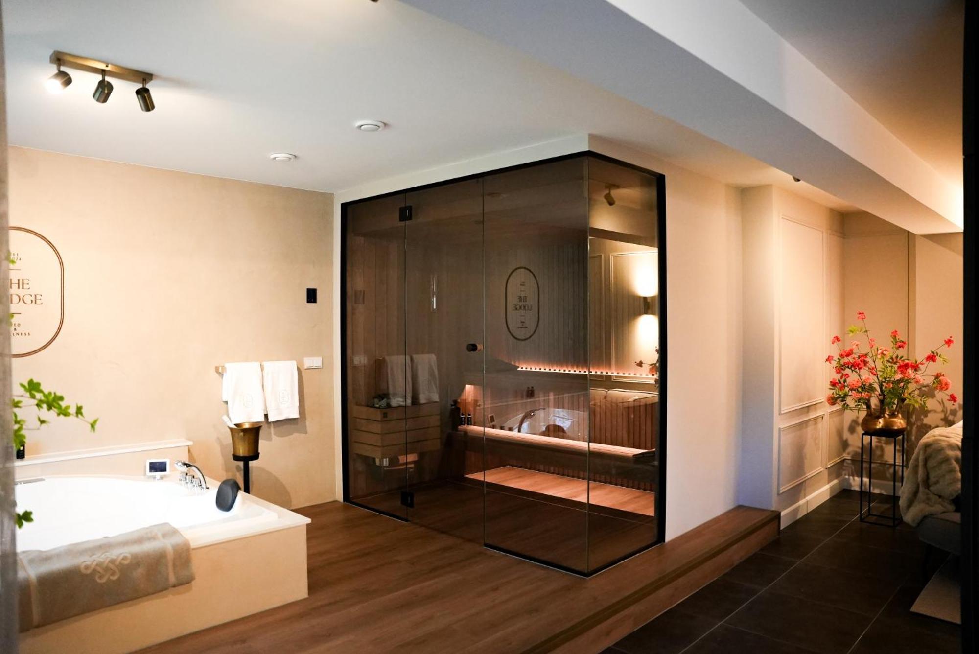 The Lodge Bed & Wellness Oisterwijk Sauna, Jacuzzi, Luxury Moergestel Экстерьер фото